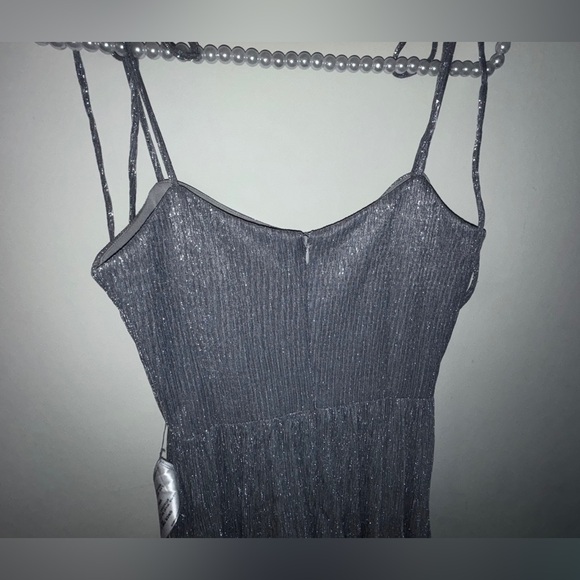 NWT Nordstrom Dress the Population Dream Metallic Tiered Midi Dress Size: Small - Picture 12 of 12